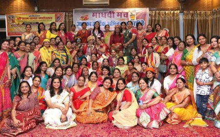 कोटा में माधवी मंच ने मनाया भव्य फाग उत्सव, बरसाने की लठमार होली खेली